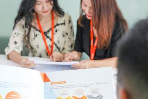 不同人对江南在线客服有什么看法？
